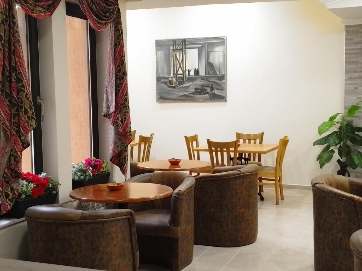 Санта Марина Hotel Várna Kültér fotó
